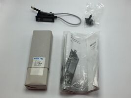 Festo SDE3-V1D-B-FQ4-2P-M8 Pressure/Vacuum Sensor 24VDC 540198 - $153.00