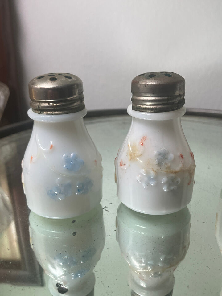 2 Pairs of Antique EAPG Forget Me Knot Peewee Tall/Short Salt & Pepper Shakers Item image 6