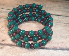 Bracelet Memory Wire Larger Bead Green Red Glass Size Average Upcycled Handmade - £9.53 GBP