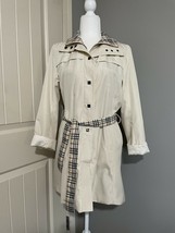 Women&#39;s Spring Size M Long Jacket With Plaid Lining - £70.74 GBP
