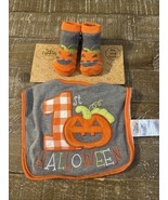 Baby Essentials Baby Halloween  Bib And Socks - $179.97 MXN
