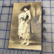 Vintage Picture Postcard 1917 Woman In Granny Boots Holding Bouquet Of F... - $164.35 MXN Vintage Picture Postcard 1917 Woman In Granny Boots Holding Bouquet Of F... - $164.35 MXN