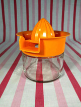 Fab 1970&#39;s GEMCO Citrus Reamer Hand JUICER with Orange Plastic Top Glass Bottom  - £6.43 GBP