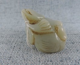 Nature Hetian Jade Sculpture Bird Statue Pendant - $12.00