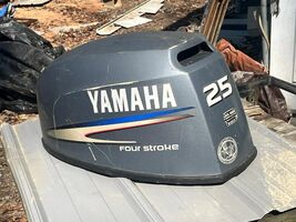 Yamaha 25 hp. Cowl Hood 2002 Pull Start - $60.00