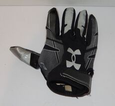 Under Armour F8 Mens Football Right Handed Glove ONLY Size Small - $9.85