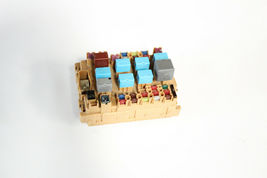 2000-2005 TOYOTA CELICA GT GT-S ENGINE BAY FUSE RELAY BOX GTS J9006 image 3