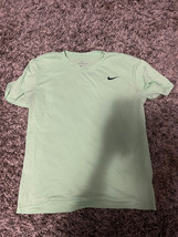 Nike Dri Fit Green Tee Size L The Nike TEE - £8.35 GBP
