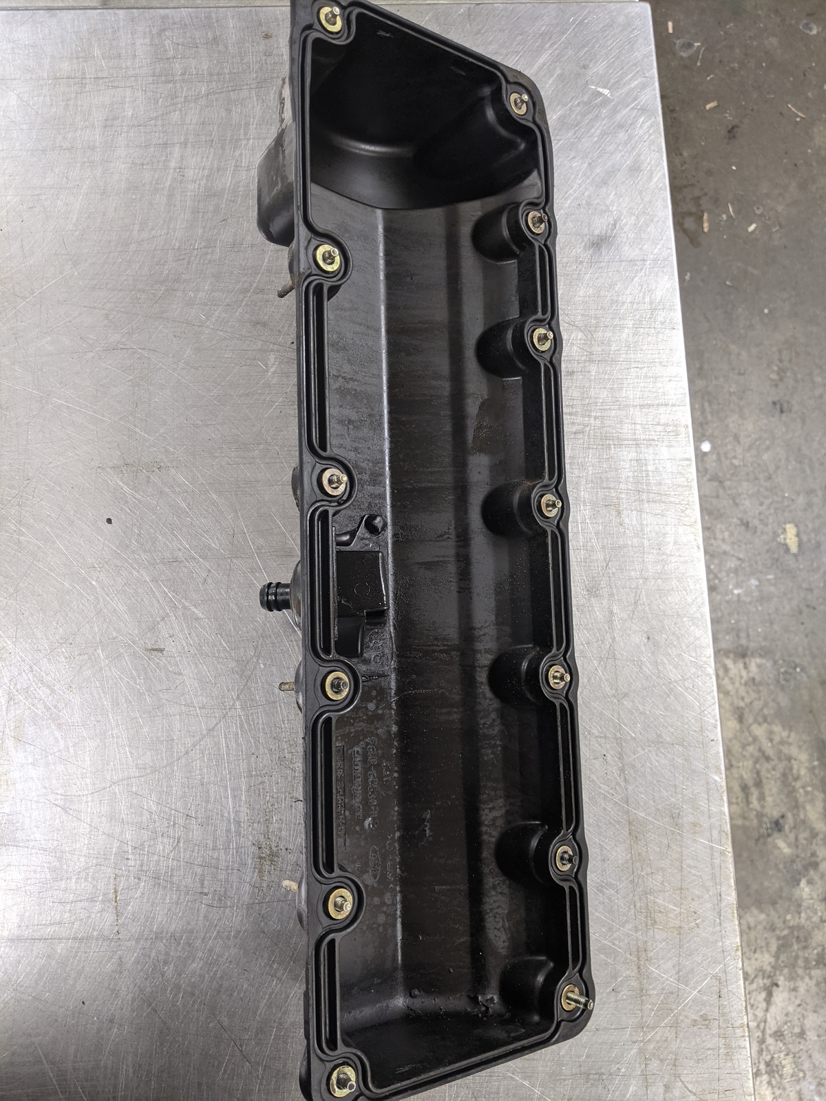 Left Valve Cover For 97-98 Ford Expedition  5.4 F65E6C530BB - $77.91