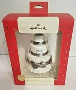 Hallmark 2018 Porcelain Wedding Cake Premium Christmas Tree Ornament Whi... - £10.65 GBP