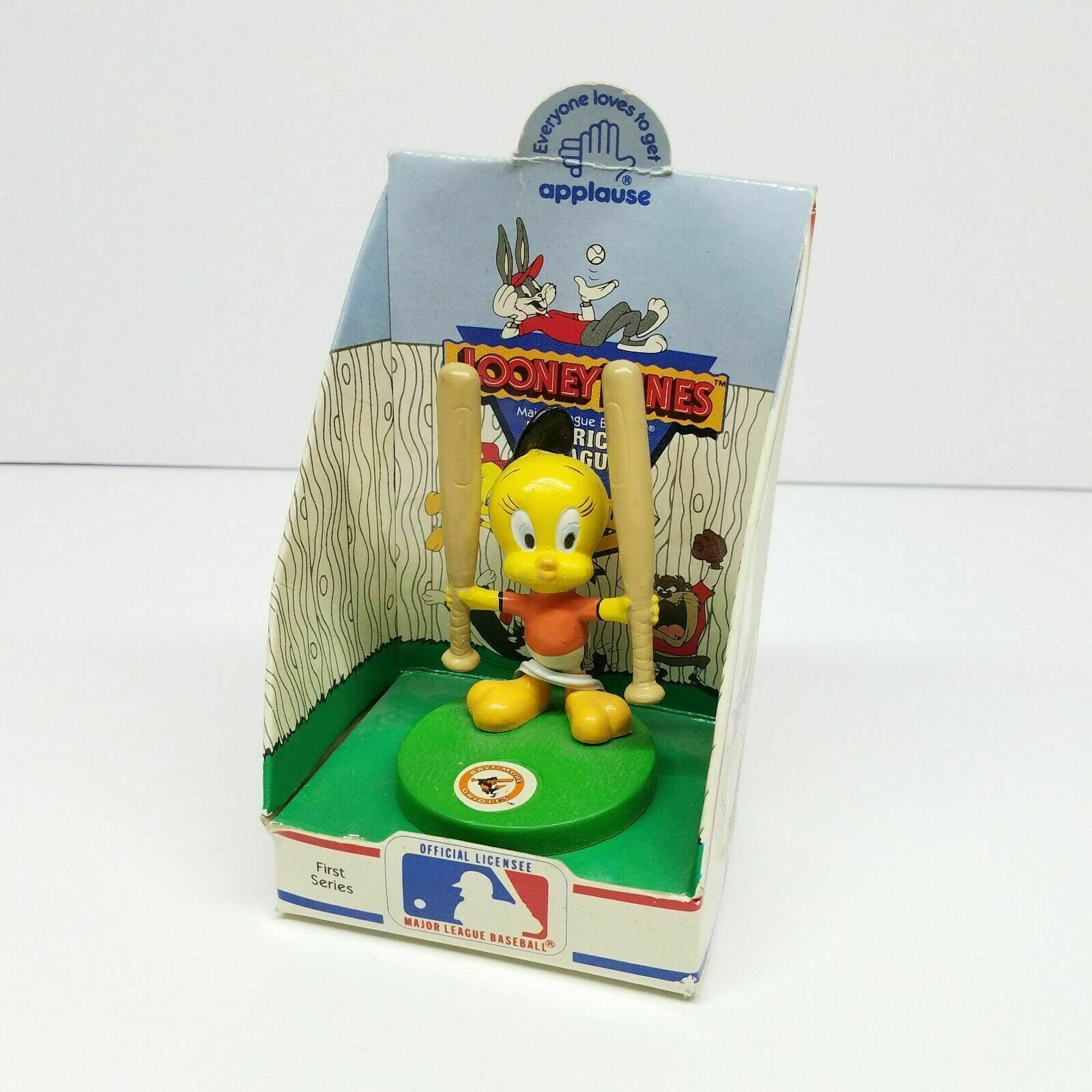 Looney Tunes American Major League Baseball Figurines Orioles Tweety Bird 1990 - $18.80