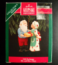 Hallmark Keepsake Christmas Ornament 1992 Gift Exchange 7th in Mr Mrs Series - £5.52 GBP