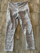 Zyia Active Leggings Crop Capri Yoga Pants size 4  Cropped Stretch Pockets - $32.94 CAD