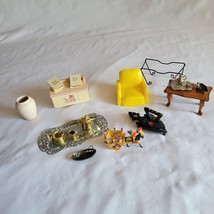 Mixed Set Palace Dollhouse Pretend Play Doll Figurines Furniture Lot 13+ Pc Mini - £12.65 GBP