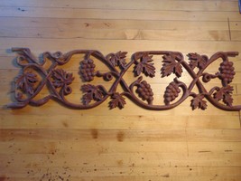 Old rusty cast iron grape and leaves panel 29&quot; by 7 1/2&quot; - £10.28 GBP