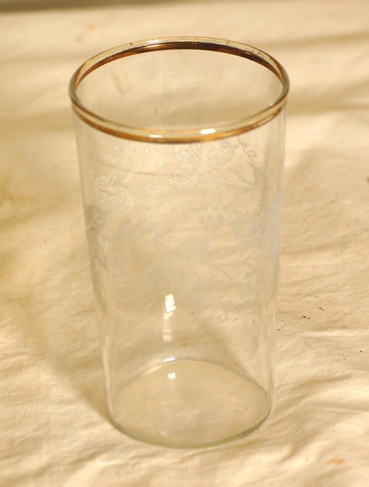 Clear Glass Tumbler Frosted Grapevine &amp; Gold Bands - $14.84