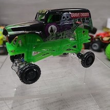 Hot Wheels Monster Jam Truck Grave Digger Green Suspension Metal Base Ti... - $5.00