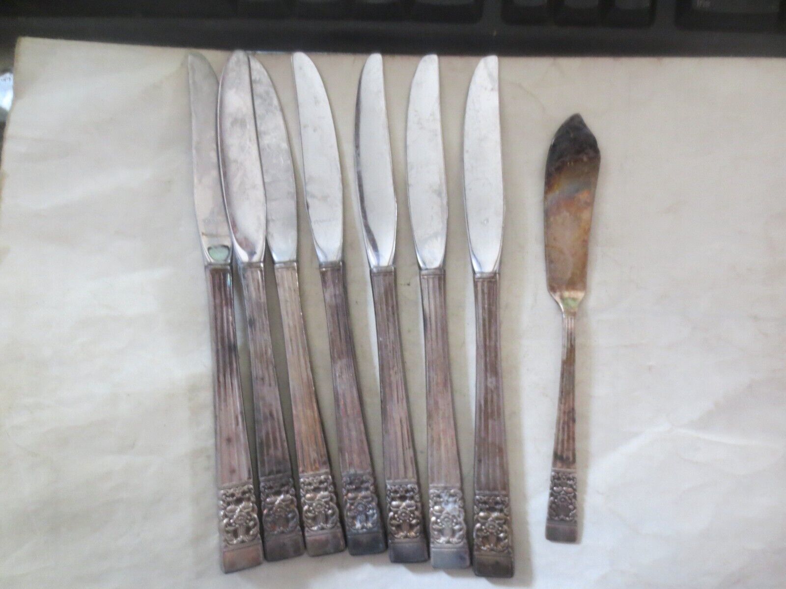 Coronation Pattern Oneida Community SilverPlate lot of 7 Knives 1 Butter... - $18.49