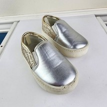 Carter&#39;s Size 5 Silver With Gold Sparkles Kids Slip On Shoes - £11.76 GBP