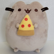 2018 Gund Pusheen Cute Gray Cat Holding Pizza Plush 8” Fat Cat - £10.63 GBP