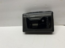 GE General Electric 3-5493A AM/FM Radio Working!! Cassette  Not working Properly - £7.73 GBP
