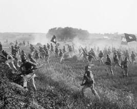 Marines reenact Pickett&#39;s Charge on the battlefield at Gettysburg Photo ... - £7.02 GBP+