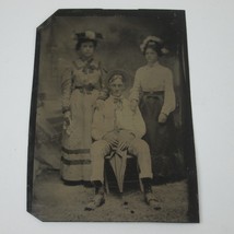 Tintype Photo 2 Young Women &amp; Man in Hat Sitting with Umbrella Antique 1890s - £30.09 GBP