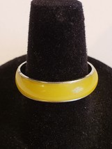Silvertone Yellow Band Ring Fashion Costume Jewelry - 8.5 - £6.22 GBP
