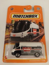 Matchbox 2022 #076 09 International eSTAR Delivery Van Metro Series Mint On Card - £9.43 GBP