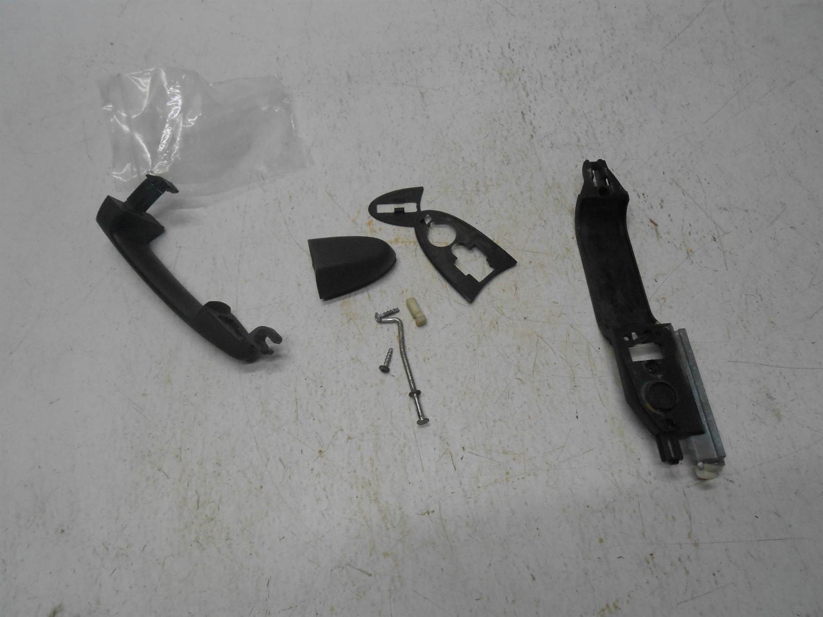 2006 ford escape EXTERIOR DOOR HANDLE REAR LH LEFT DRIVER - $24.99
