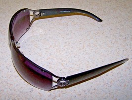 LIZ CLAIBORNE Wrap Sunglasses BLACK FRAME W/ GRAY LENS -100% UV NWOT 85548 - £19.58 GBP