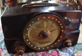 Vintage Zenith chocolate brown AM FM radio G725 Comes on with static. - £87.88 GBP