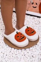 White Halloween Pumpkin Print Plush Slippers (Runs Small, Size Up) - $162.91 MXN