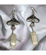 Mushroom earings with crystal dangle, - $371.28 MXN