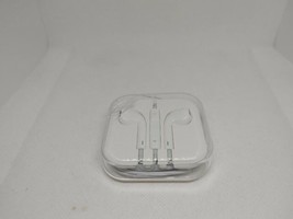 Lot of 3 Bundle Original Apple Earpods Headphone Plug Look at Pics Carefully - £15.71 GBP