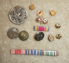 Lot of Vintage Assorted Army Military Pins Buttons and Bars - £30.06 GBP