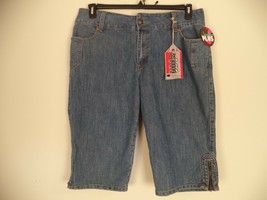 Women&#39;s Blue Goddess Denim Short. 20W. 85% Cotton/ 12% Polyester/ 3% Spa... - $17.82
