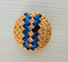 Vintage round gold tone basket weave brooch w/ navy blue rhinestone accents - $12.00