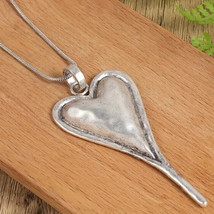 Long Chain Vintage Zinc Alloy Heart Pendant Necklace Silver - £10.58 GBP
