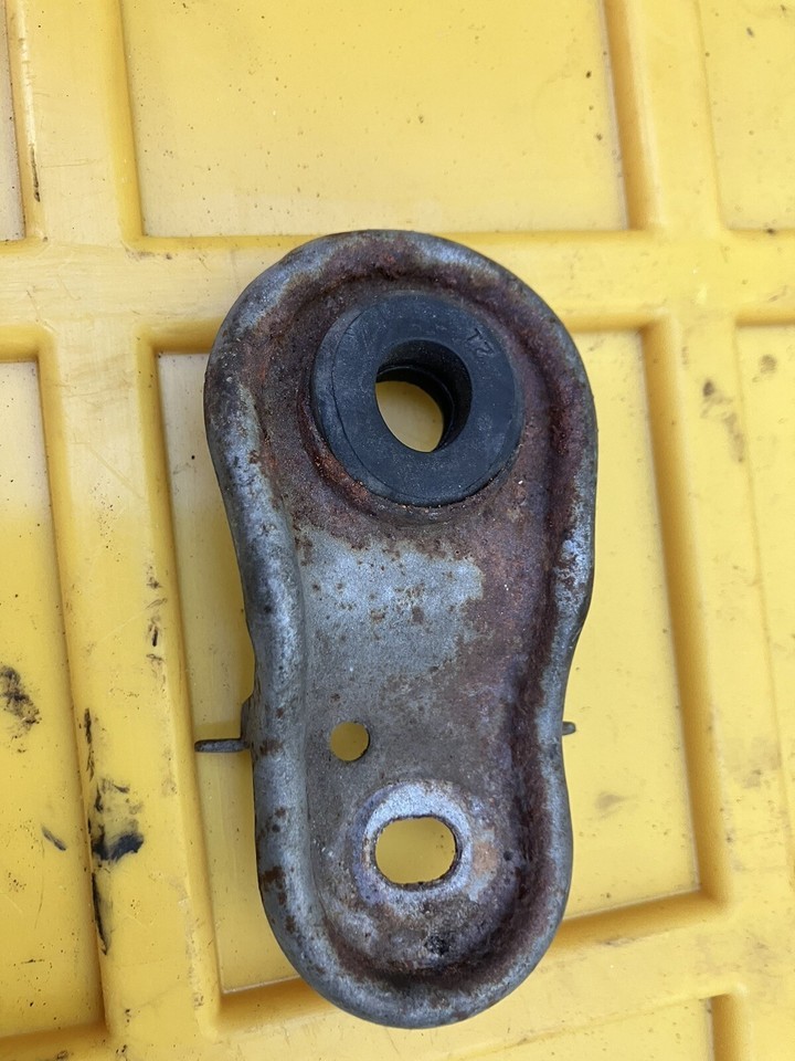 96-00 HONDA CIVIC TOP UPPER RADIATOR SUPPORT BRACKET MOUNT HOLDER &amp; BUSH... - $13.85