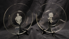 2 Clear Salad Plates w Door Knocker and Rose Heavy Etch Avon 1970s Pristine - $703.06 MXN