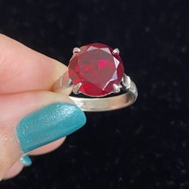 c1975 Vintage Simulated Garnet Gemstone Silver Plated Ladies Ring Size 6 READ - £31.93 GBP