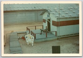VIETNAM 1968 PHOTO Airfield Black Aces Soldier Building reconnaissance - $6.50