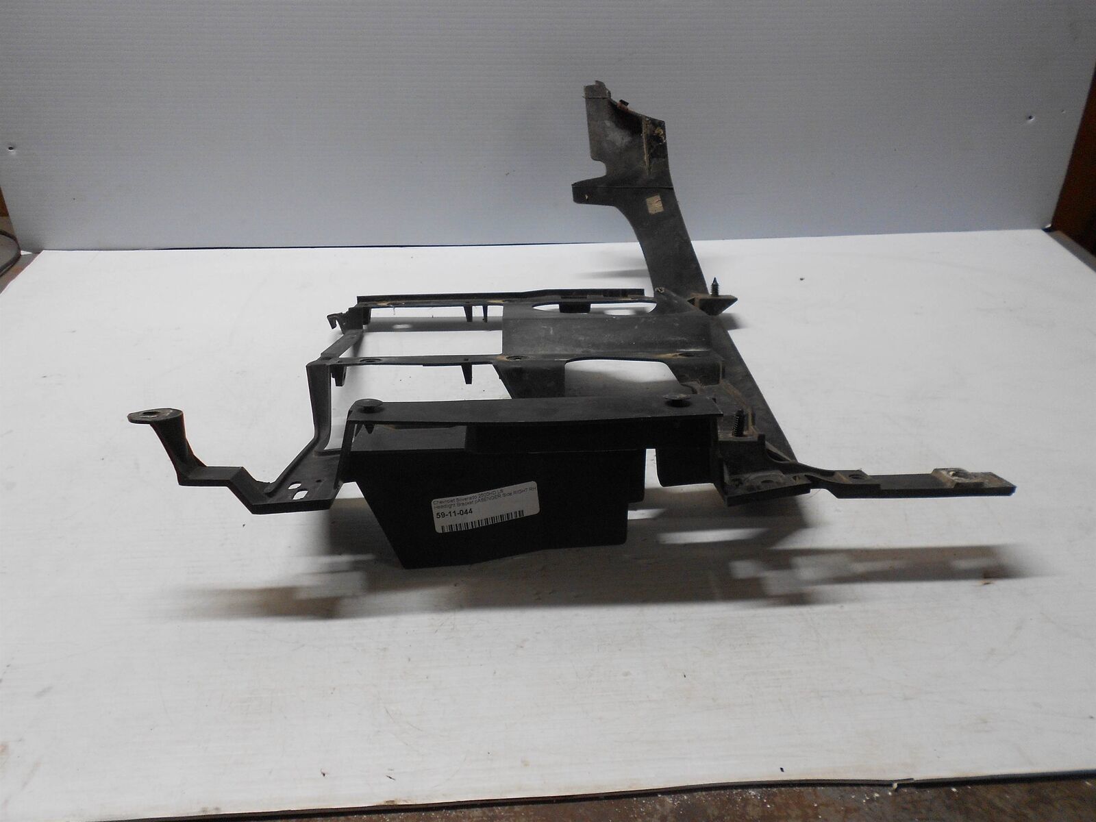 Passenger Side Headlamp Bracket For Chevy Pickup Sierra Silverado Suburb... - $26.49