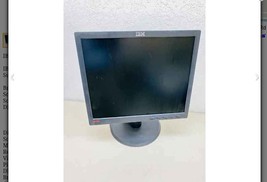 IBM 17&quot; Flat-panel LCD SXGA LCD Monitor 8 ms 1280 x 1024 D-Sub 9417HB2 - $466.01 MXN