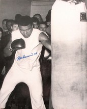 Muhammad Ali 8x10 Autographed Rare Photograph Cassius Clay Boxing Champion - £157.45 GBP