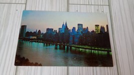 New York City Skyline View Across East River New York Postcard - £3.12 GBP