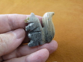 Y-SQU-33) little gray tan SQUIRREL stone carving SOAPSTONE PERU love squ... - £6.75 GBP
