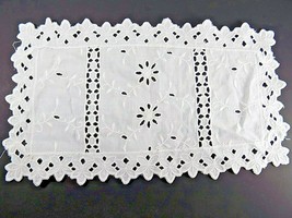 Vintage White Cotton Doily Rectangle 13&quot; X 8&quot; Floral Border - £4.97 GBP