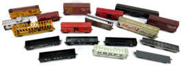Vintage HO Scale Train Cars Mixed Brands Rolling Stock Lot of 18 Trains - £77.57 GBP